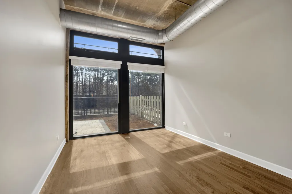 1071 West 15th Street Chicago IL 60608