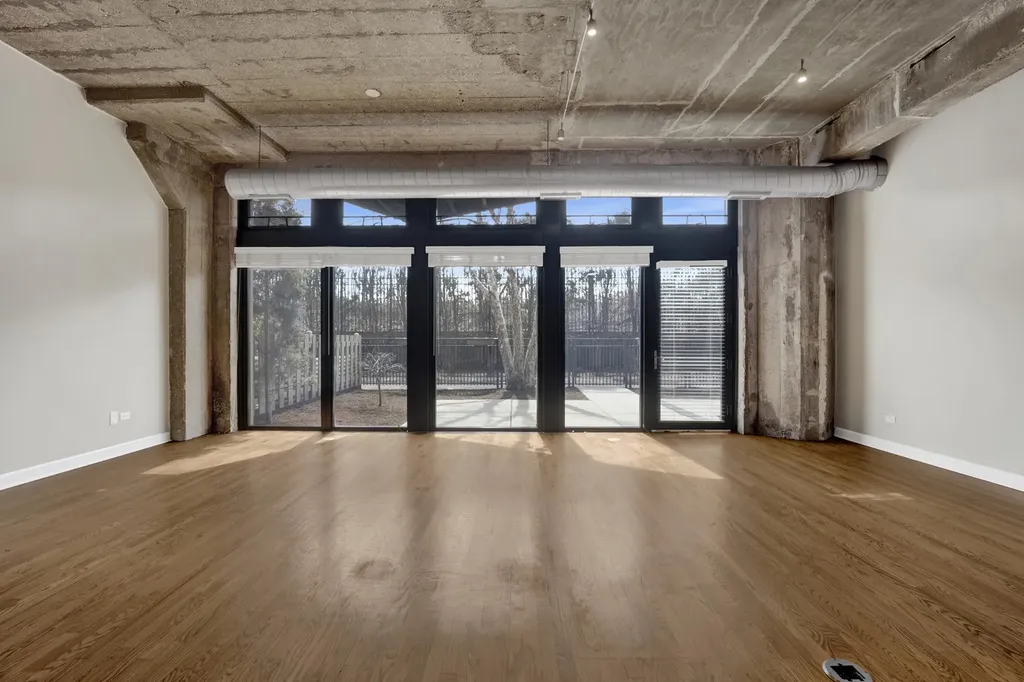 1071 West 15th Street Chicago IL 60608