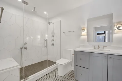 1071 West 15th Street Chicago IL 60608
