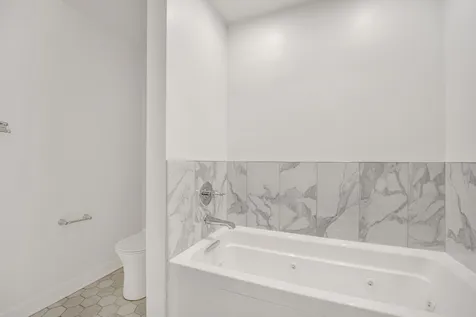 1071 West 15th Street Chicago IL 60608