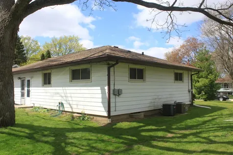 63 Pine Court Crystal Lake IL 60014