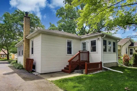 206 South Owen Street Mount Prospect IL 60056