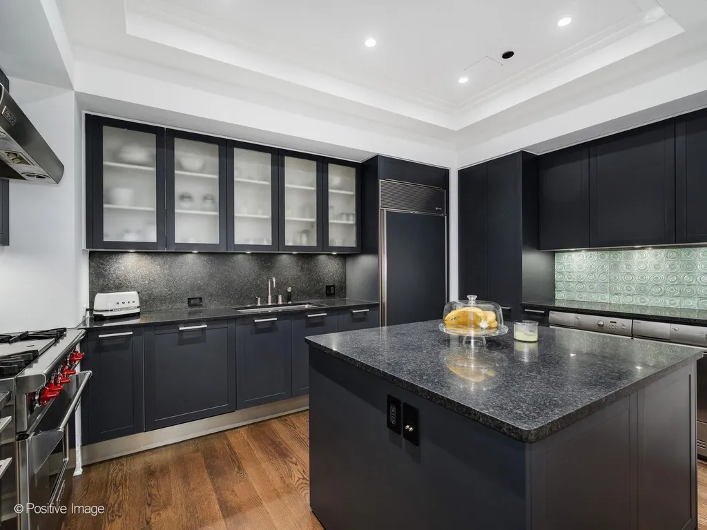 159 East Walton Place Chicago IL 60611