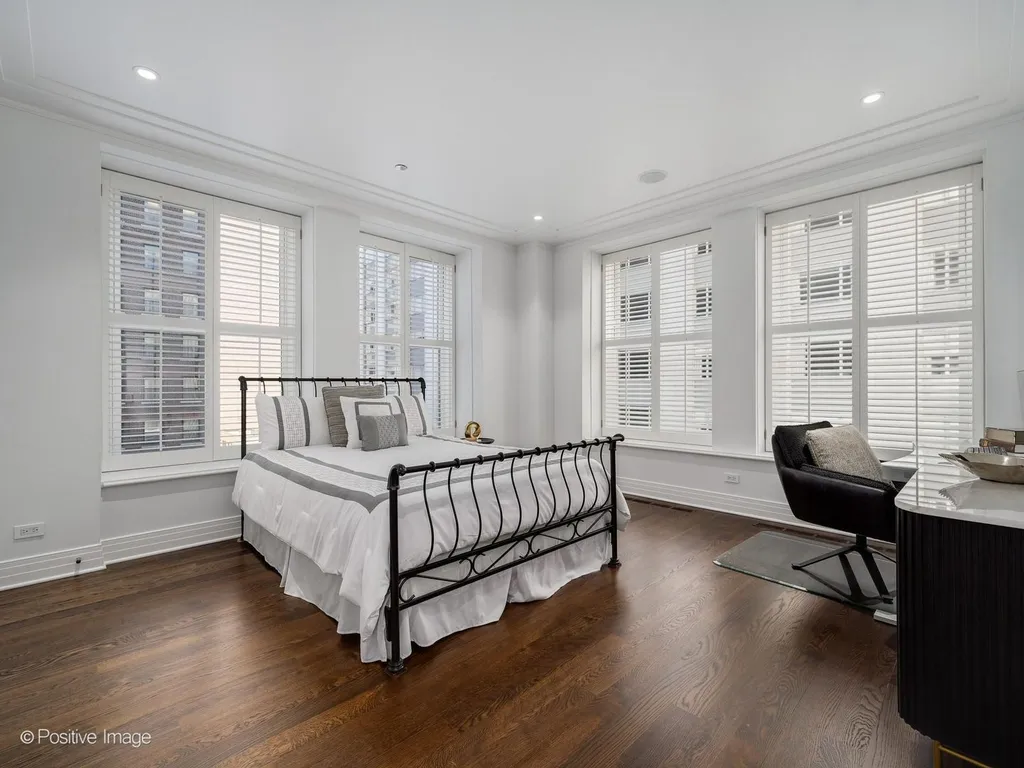 159 East Walton Place Chicago IL 60611