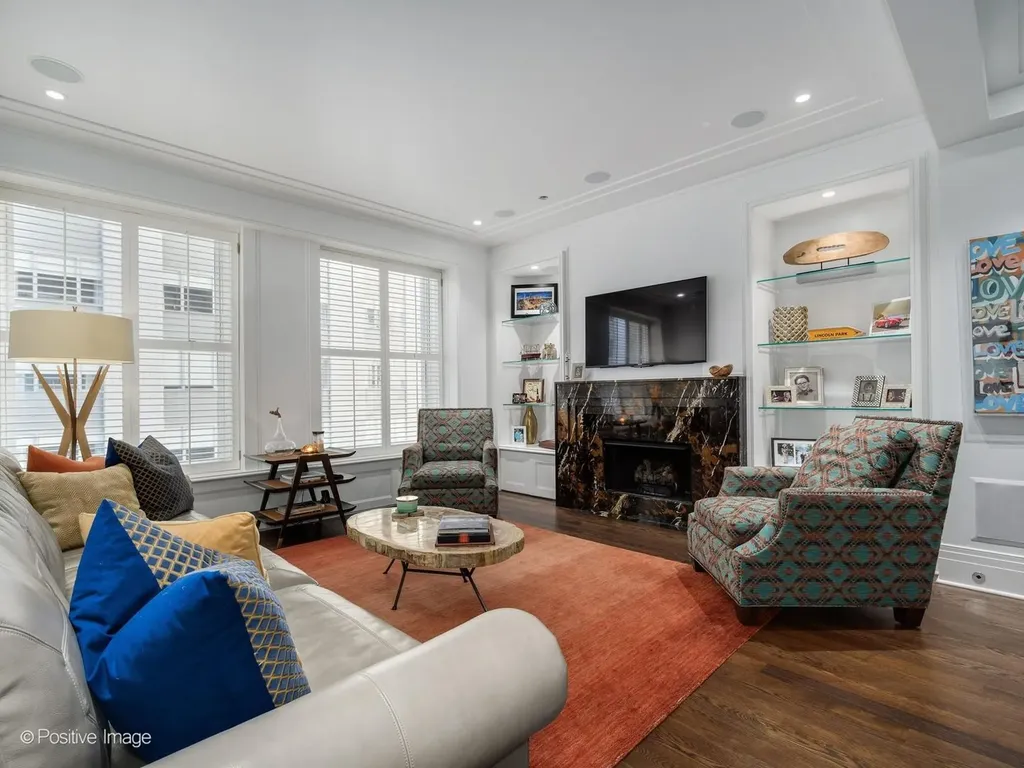159 East Walton Place Chicago IL 60611