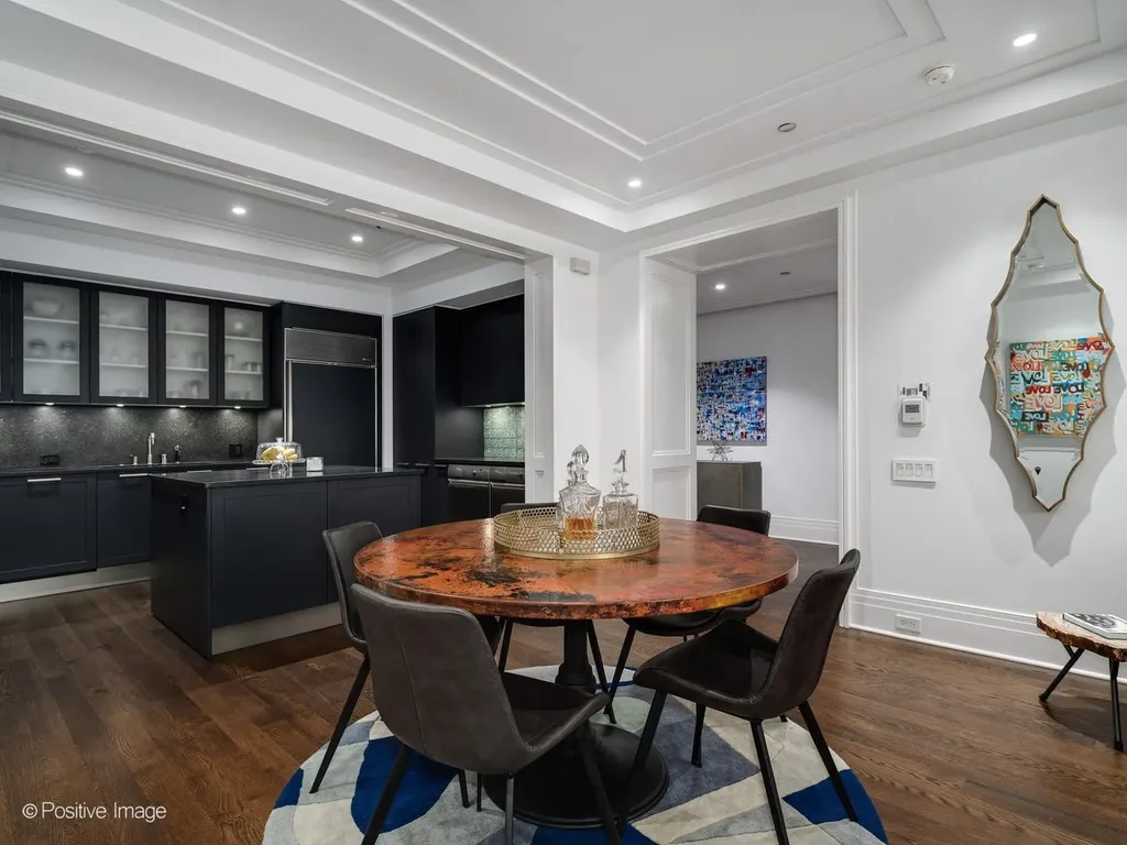 159 East Walton Place Chicago IL 60611