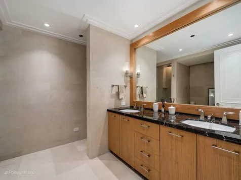 159 East Walton Place Chicago IL 60611