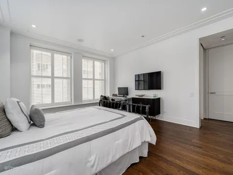 159 East Walton Place Chicago IL 60611