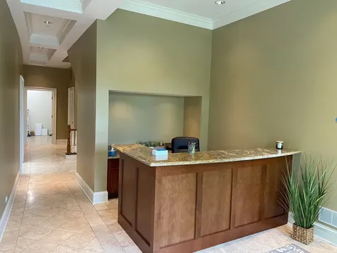 1232 American Way Libertyville IL 60048