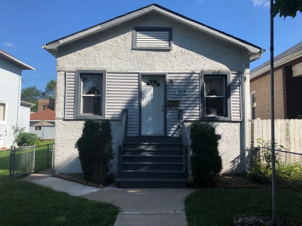 3240 West 64th Place Chicago IL 60629