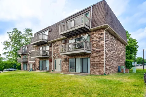 985 South Court Of Shorewood Court Vernon Hills IL 60061