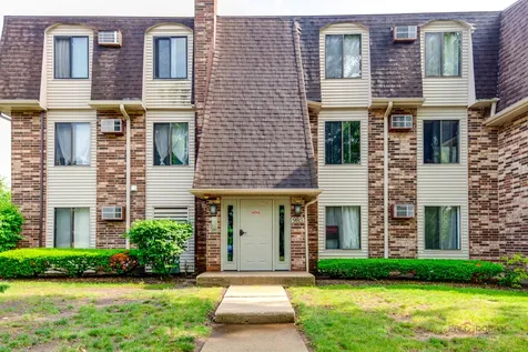 985 South Court Of Shorewood Court Vernon Hills IL 60061