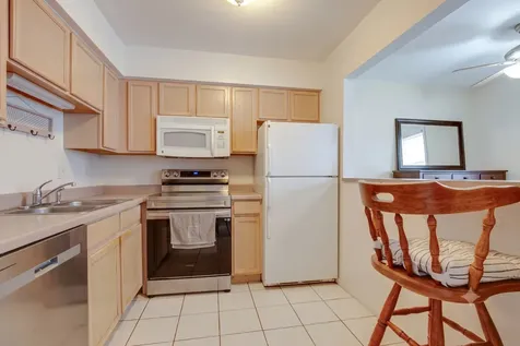 985 South Court Of Shorewood Court Vernon Hills IL 60061