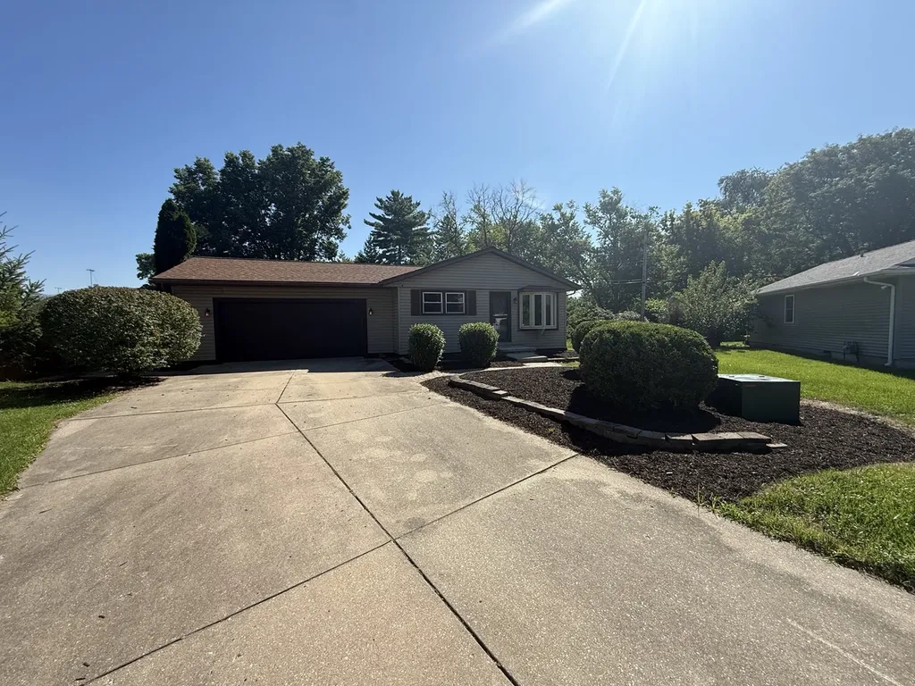 320 Midwestern Drive Ottawa IL 61350