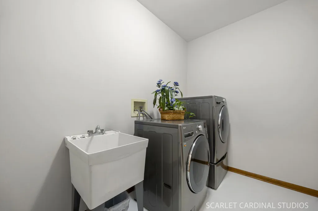 2760 Castlewood Court Aurora IL 60504
