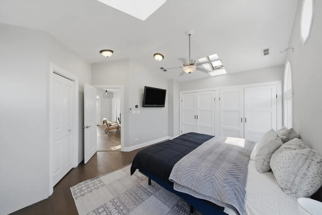 6153 West 63rd Street Chicago IL 60638