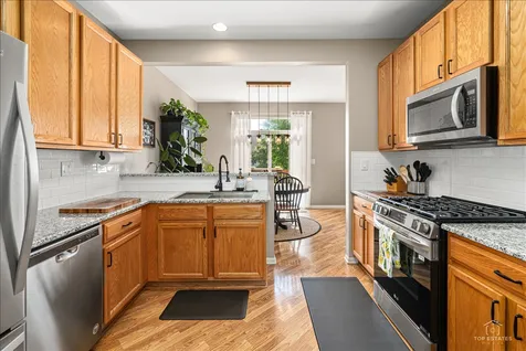 549 Peregrine Parkway Bartlett IL 60103