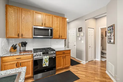 549 Peregrine Parkway Bartlett IL 60103