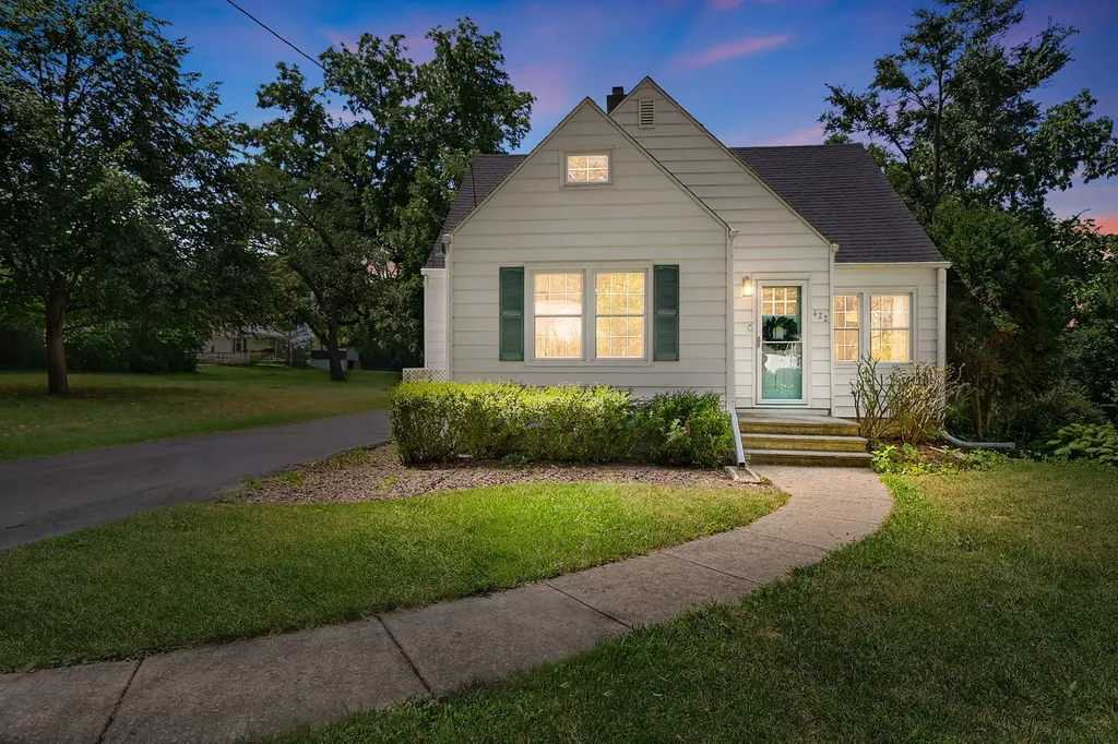 422 Harden Street Antioch IL 60002