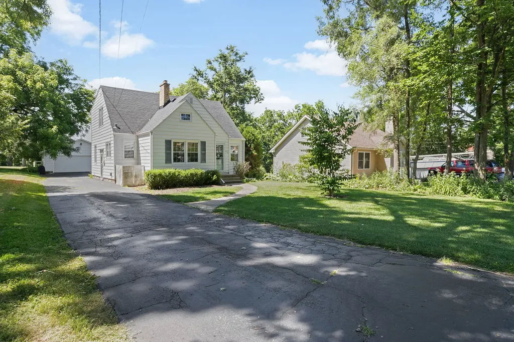 422 Harden Street Antioch IL 60002