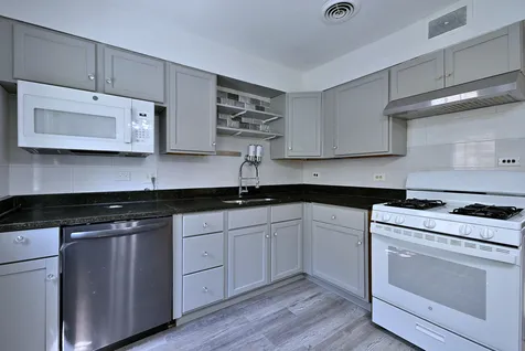 7911 North Avenue River Forest IL 60305