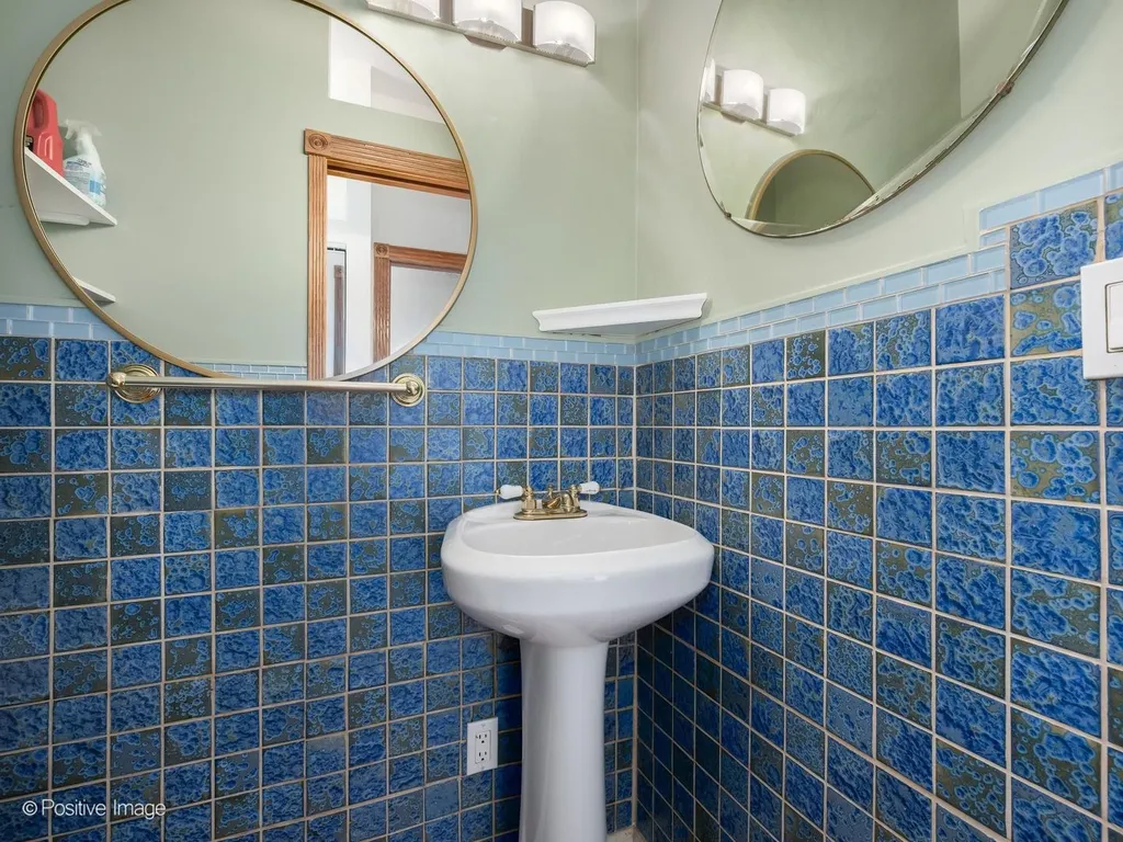 2436 West Superior Street Chicago IL 60612