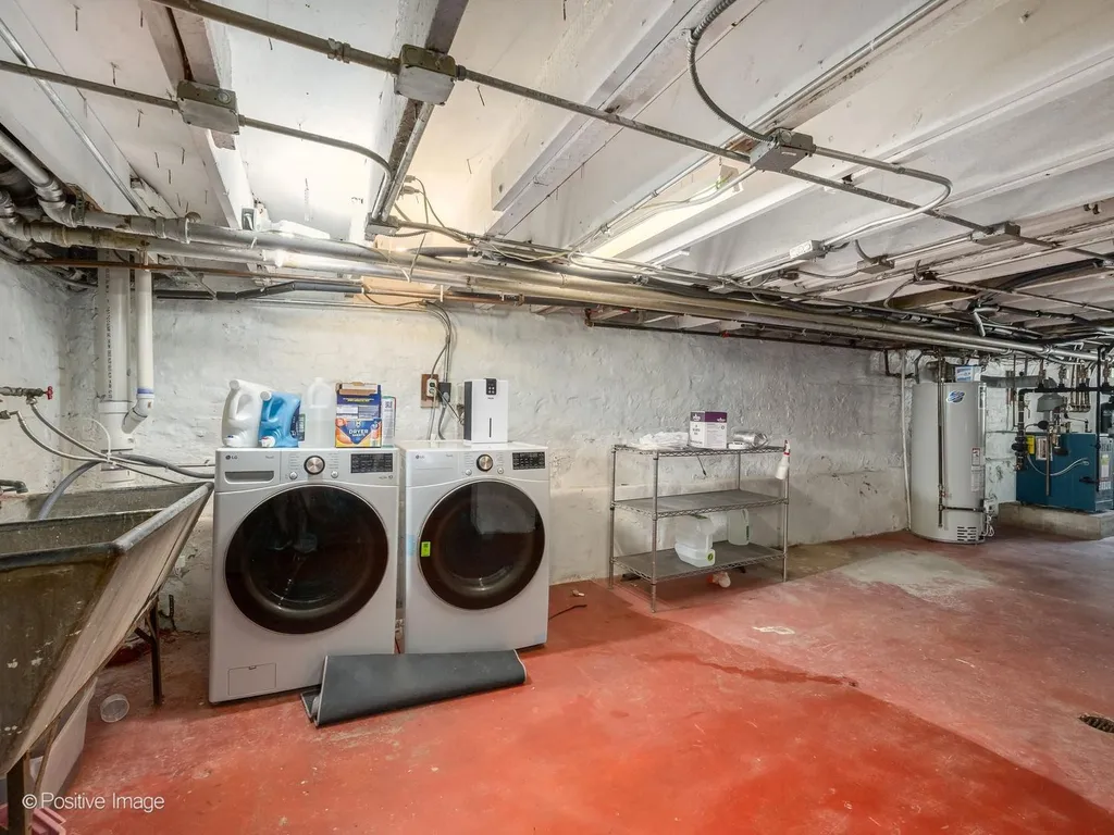 2436 West Superior Street Chicago IL 60612