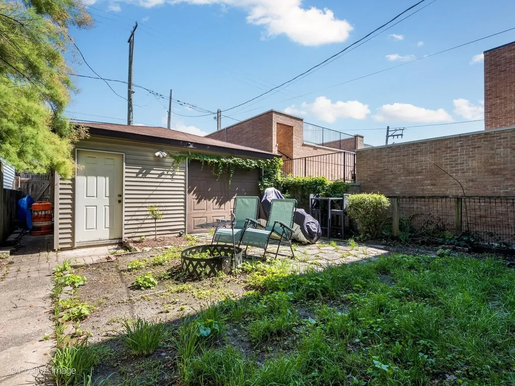 2436 West Superior Street Chicago IL 60612