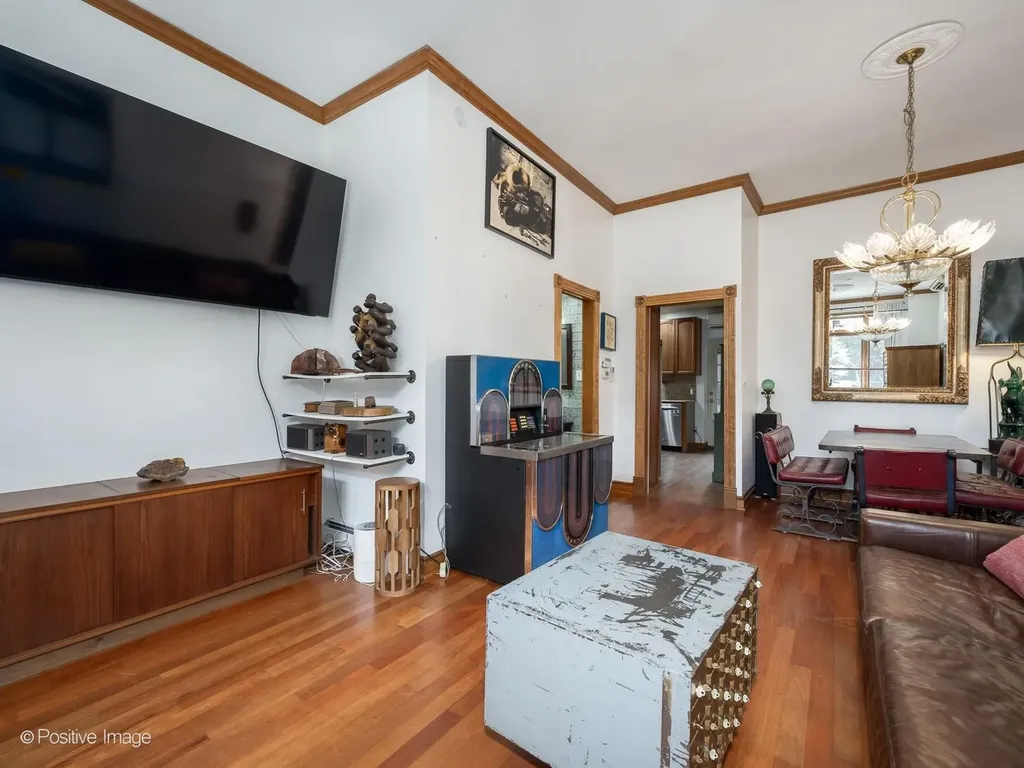 2436 West Superior Street Chicago IL 60612