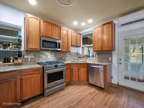 2436 West Superior Street Chicago IL 60612