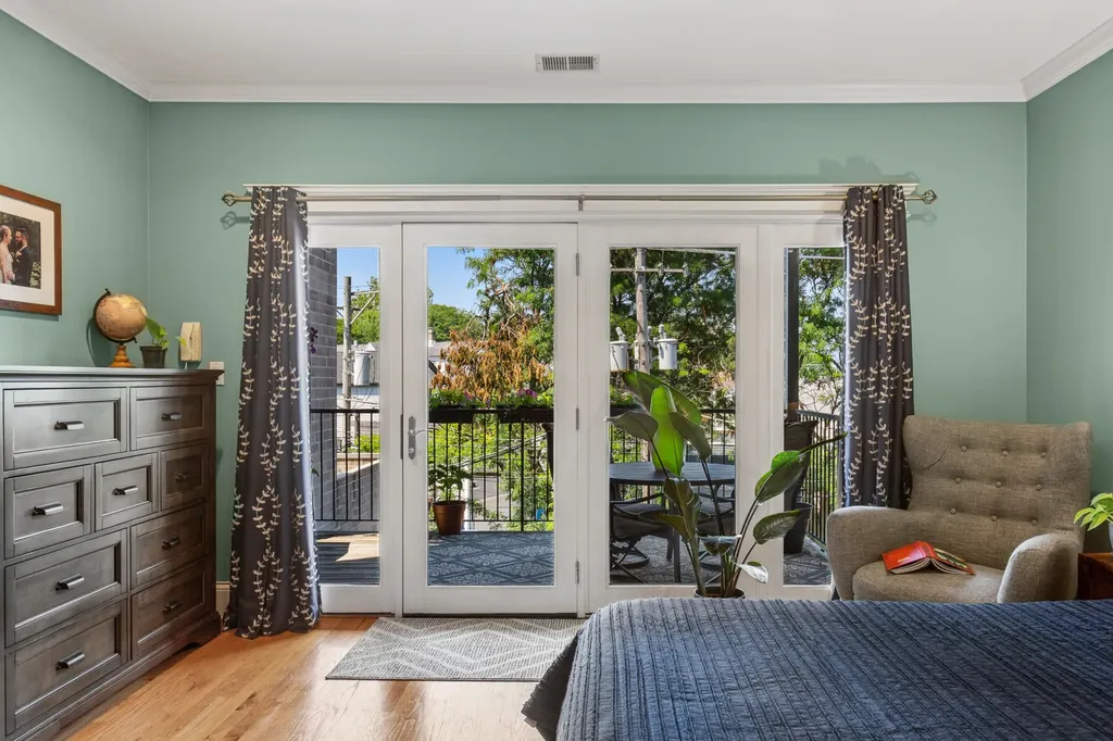 4124 North Lincoln Avenue Chicago IL 60618