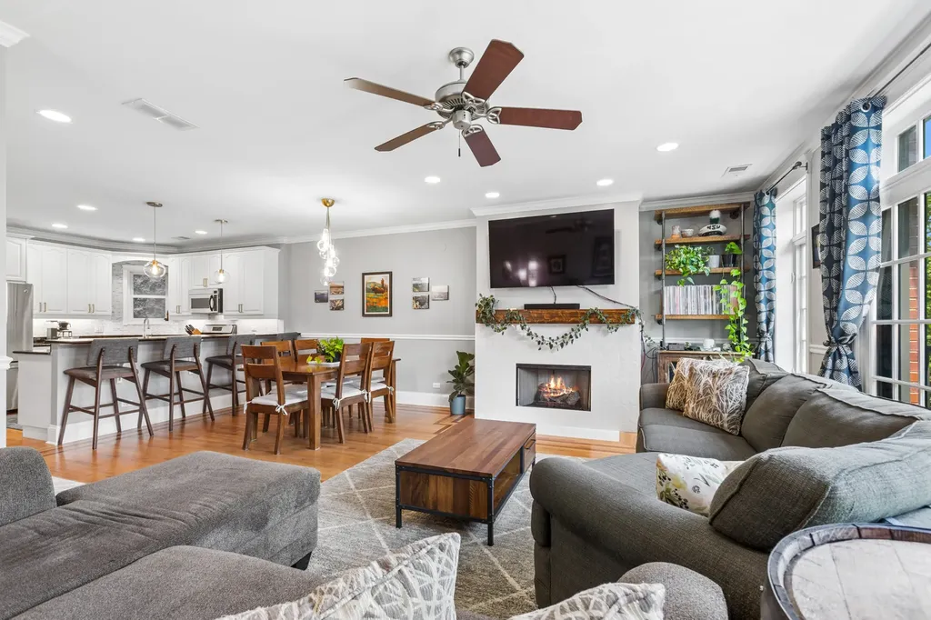 4124 North Lincoln Avenue Chicago IL 60618
