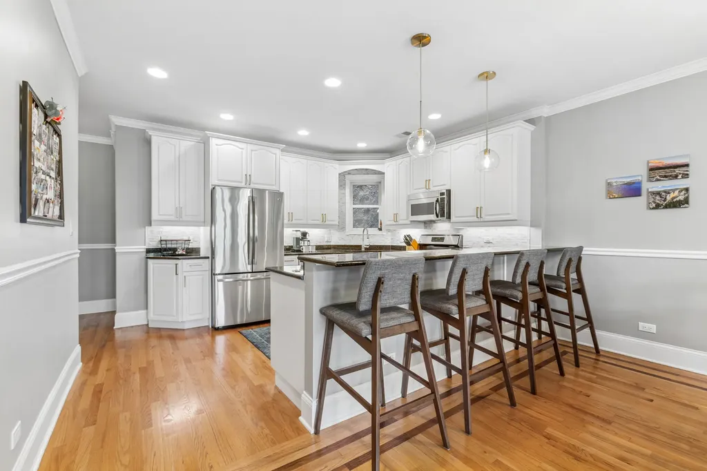 4124 North Lincoln Avenue Chicago IL 60618
