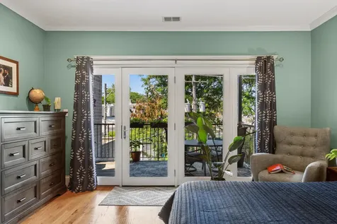 4124 North Lincoln Avenue Chicago IL 60618