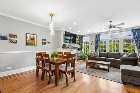 4124 North Lincoln Avenue Chicago IL 60618