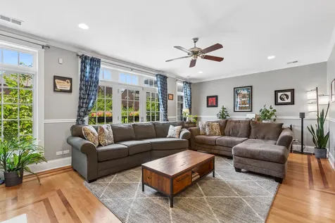 4124 North Lincoln Avenue Chicago IL 60618