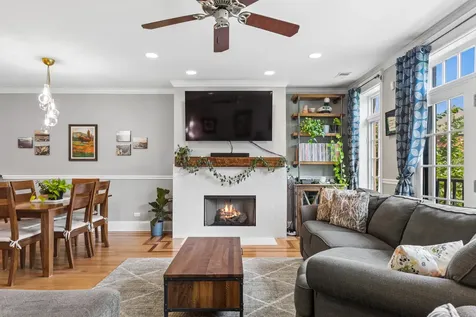 4124 North Lincoln Avenue Chicago IL 60618