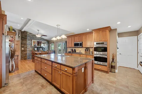 28 South Cherry Drive Oswego IL 60543