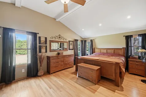 28 South Cherry Drive Oswego IL 60543