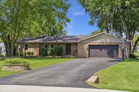 28 South Cherry Drive Oswego IL 60543