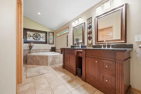 28 South Cherry Drive Oswego IL 60543