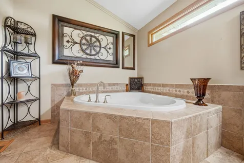 28 South Cherry Drive Oswego IL 60543
