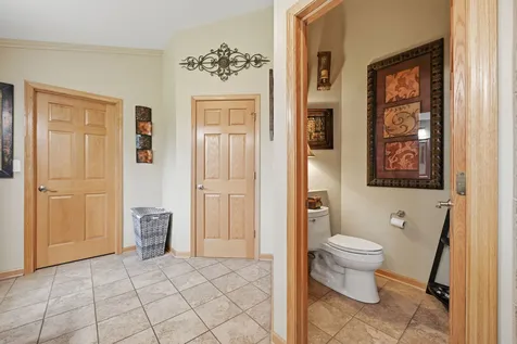 28 South Cherry Drive Oswego IL 60543