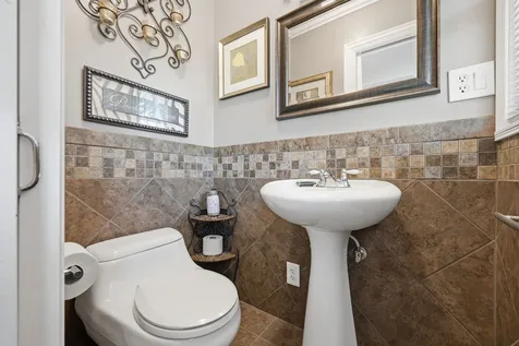 28 South Cherry Drive Oswego IL 60543