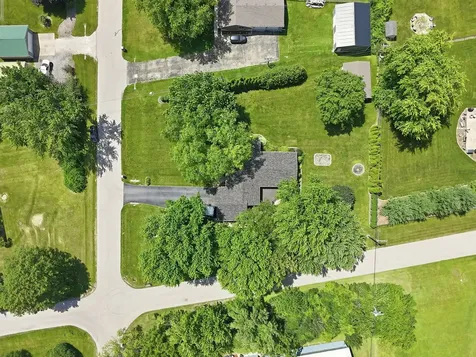28 South Cherry Drive Oswego IL 60543