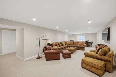 1934 Parkside Drive Sycamore IL 60178