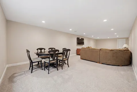 1934 Parkside Drive Sycamore IL 60178