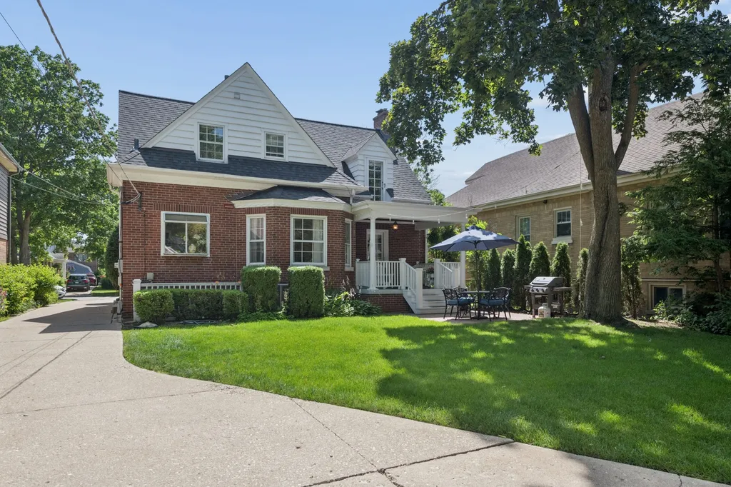 110 North Merrill Street Park Ridge IL 60068