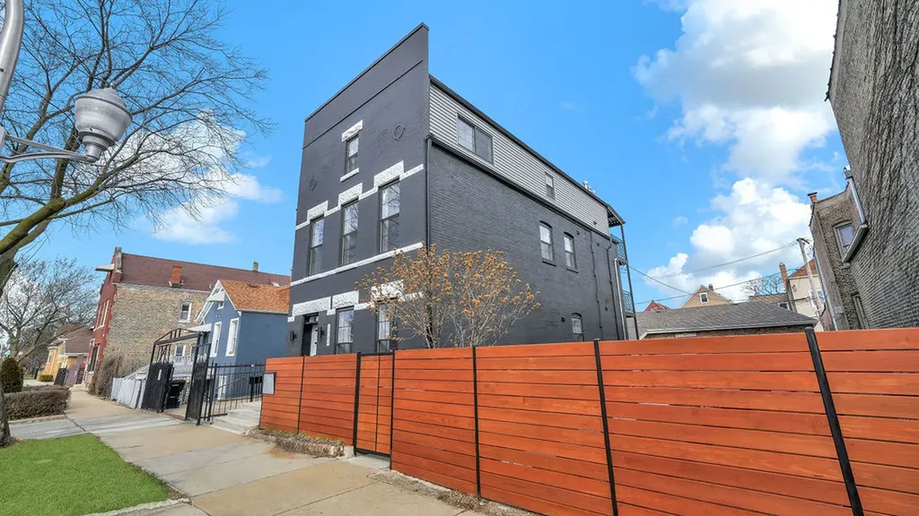 2704 West 24th Place Chicago IL 60608