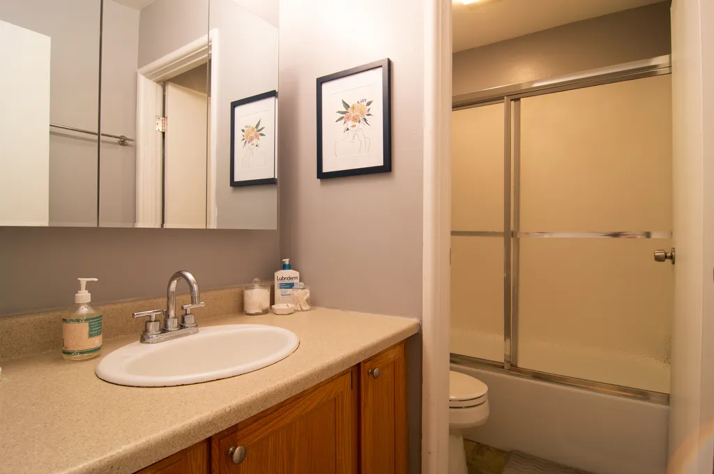 2044 North Larrabee Street Chicago IL 60614